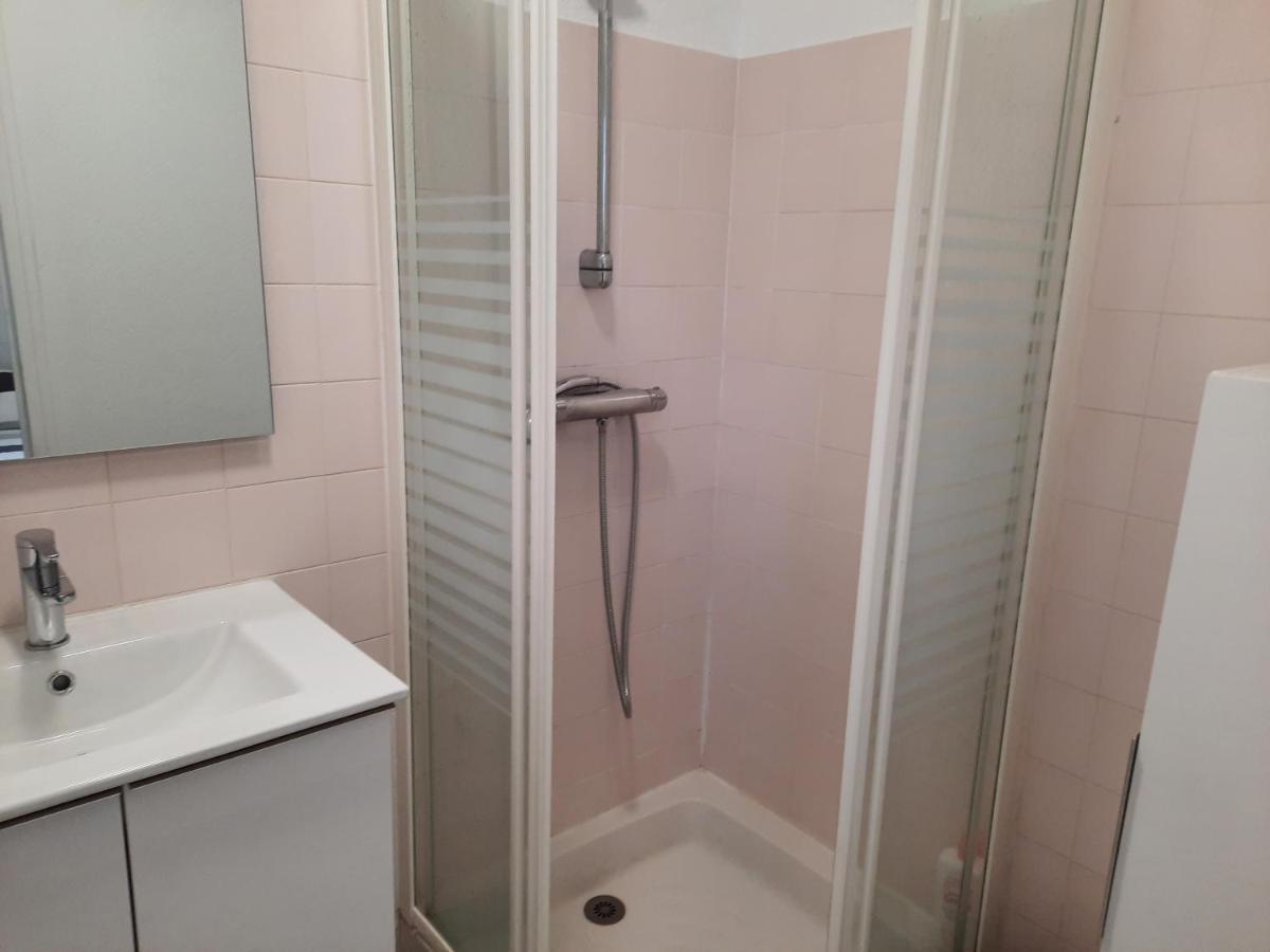 La Poterie - Appartement Avec Balcon Et Parking Prive Quimper Kültér fotó